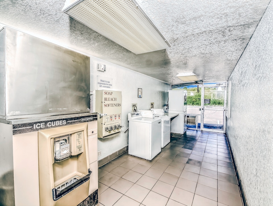 Motel 6 Colorado Springs, CO – South/Metro Area, Colorado Springs CO, Colorado Springs CO