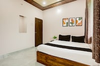 HOTEL O SKYLITE Vhirgaon