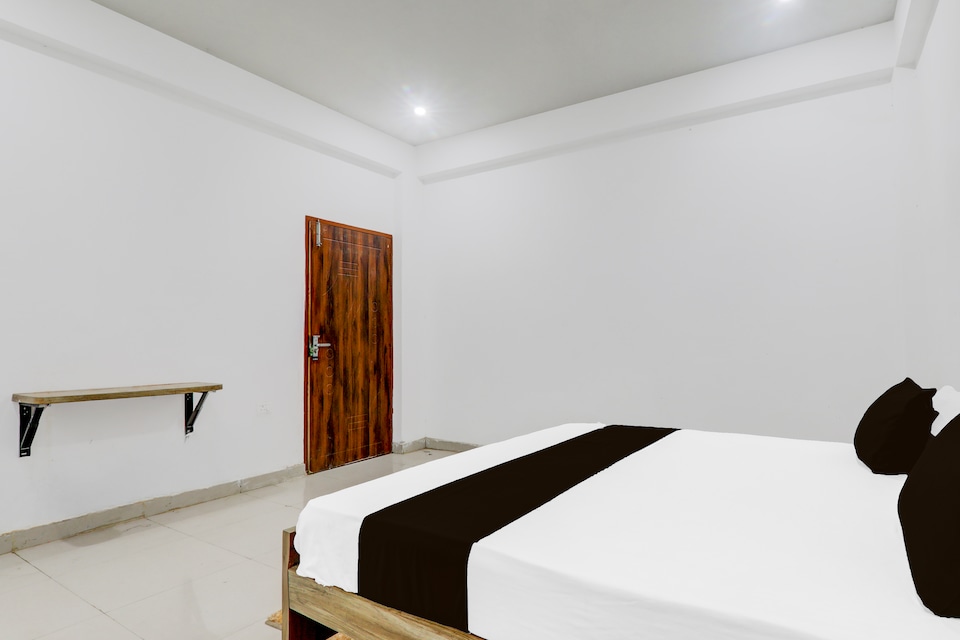 Hotel O BLUEBERRY THE ULTIMATE PEACE , Airport Lucknow, Lucknow