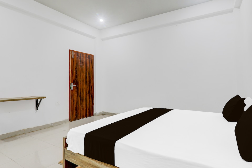 Hotel O BLUEBERRY THE ULTIMATE PEACE , Airport Lucknow, Lucknow