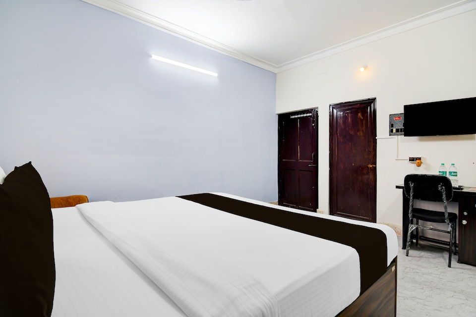 Hotel O Smriti Stay GD park, Salt Lake Kolkata, Kolkata