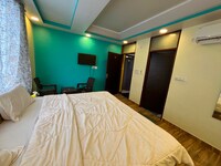 Hotel O Pragati