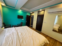 Hotel O Pragati