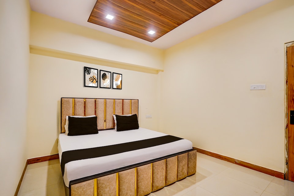 Hotel O Crown palace Govindpuri Junction, Govind Nagar Kanpur, Kanpur