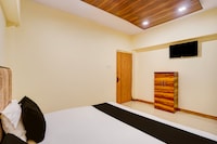 Hotel O Crown palace Govindpuri Junction