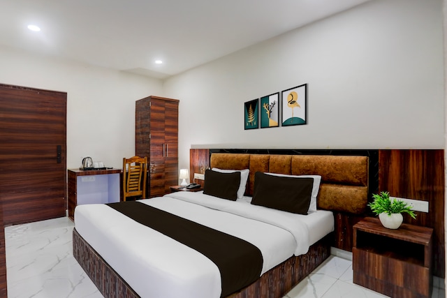 Super Townhouse Bela Road Varanasi City Railway Station Formerly Srijan Grand