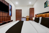 Super Townhouse Bela Road Varanasi City Railway Station Formerly Srijan Grand