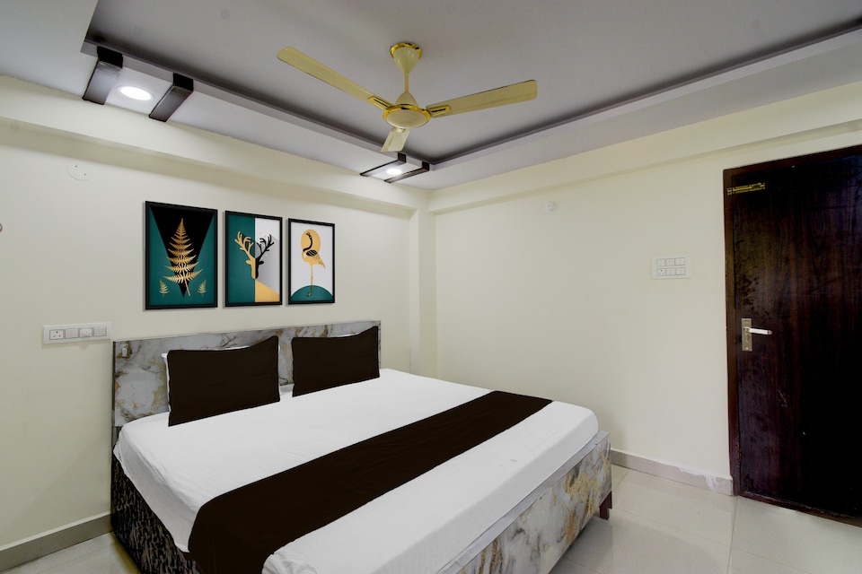 SPOT ON Jhansi Hotel & Family Restaurants Luxury Rooms, LB Nagar-Ramoji, Hyderabad