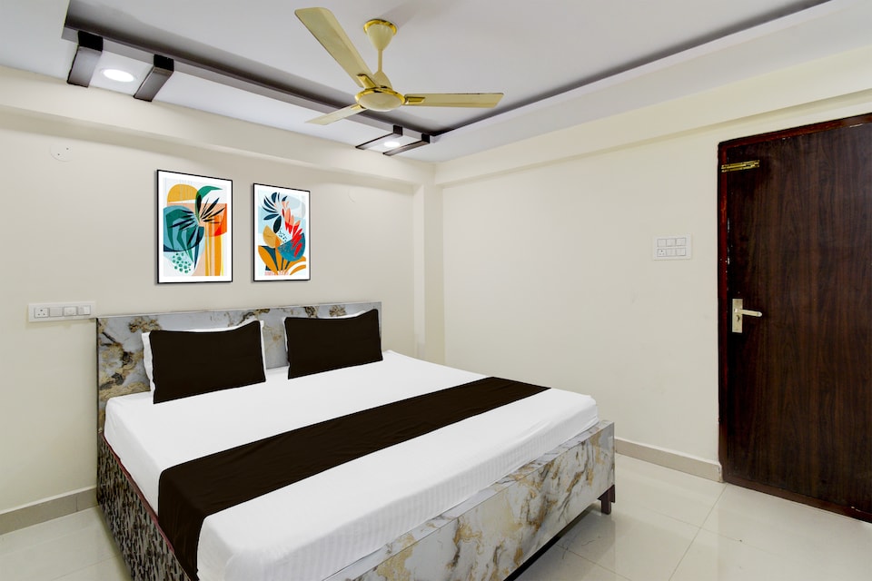 SPOT ON Jhansi Hotel & Family Restaurants Luxury Rooms, LB Nagar-Ramoji, Hyderabad