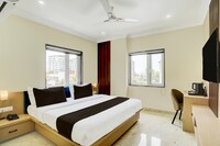Townhouse Oak Banaras Central Railway Junction Formerly Sri Hari Inn