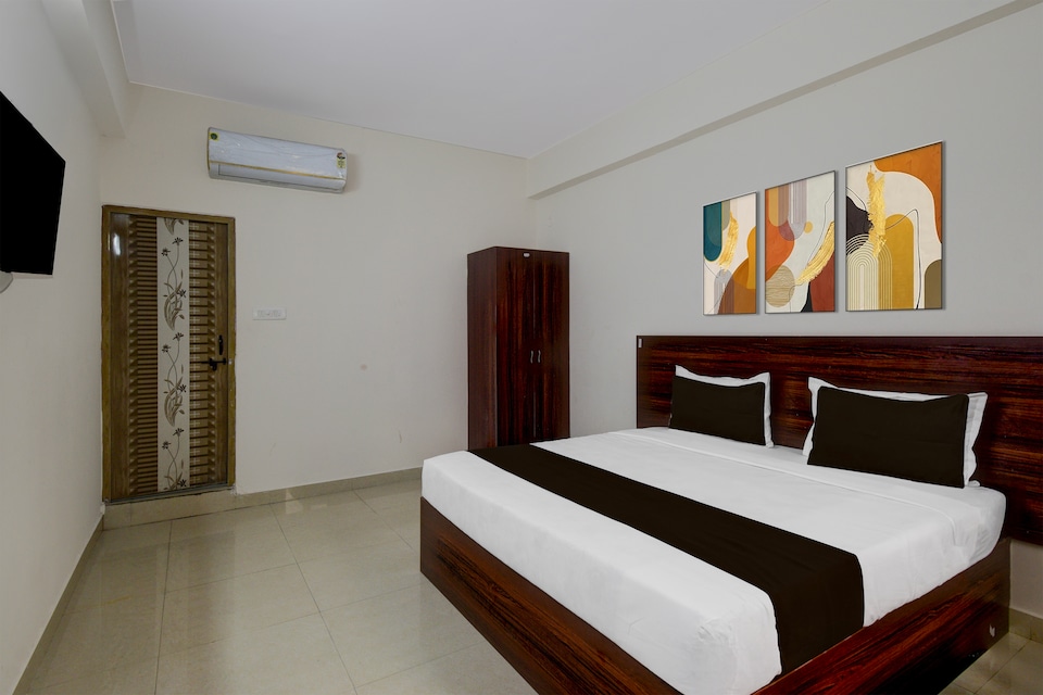 Hotel O Shabari Heights Luxury Abode A/C Rooms SR Nagar Metro Station, Ameerpet, Hyderabad
