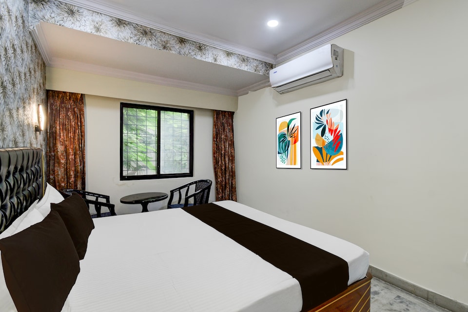SPOT ON Surya Luxury Rooms Secunderabad Railway Station Bus Stop, Secunderabad, Hyderabad
