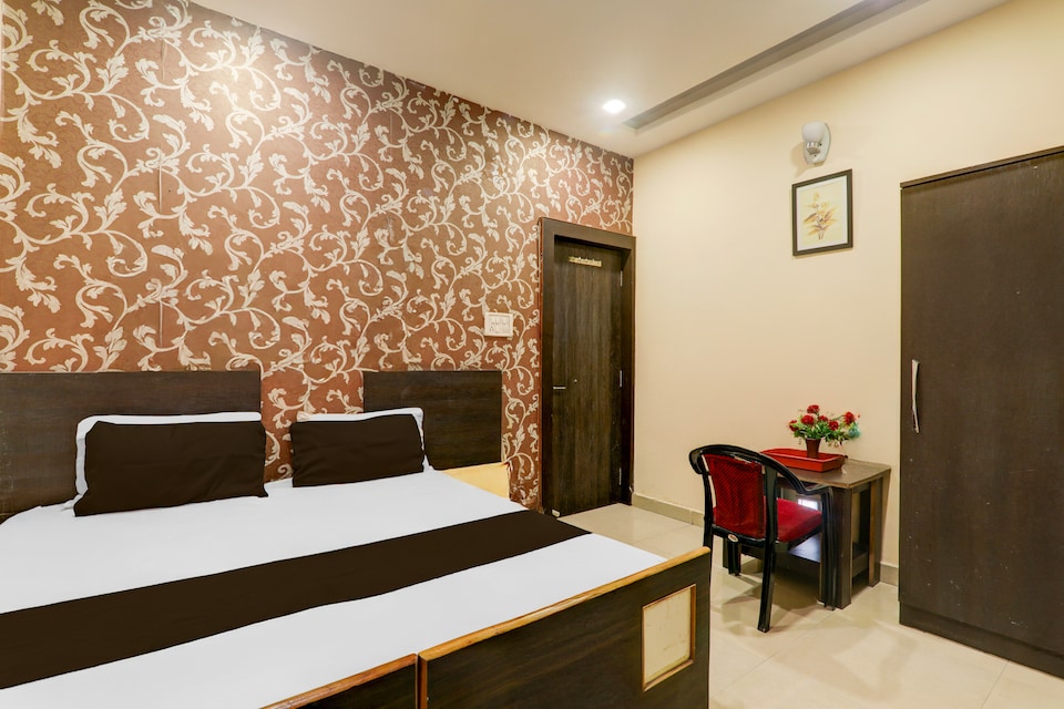 HOTEL O SHANKAR PALACE Pension Bada Bus Stop, Station Road, Raipur