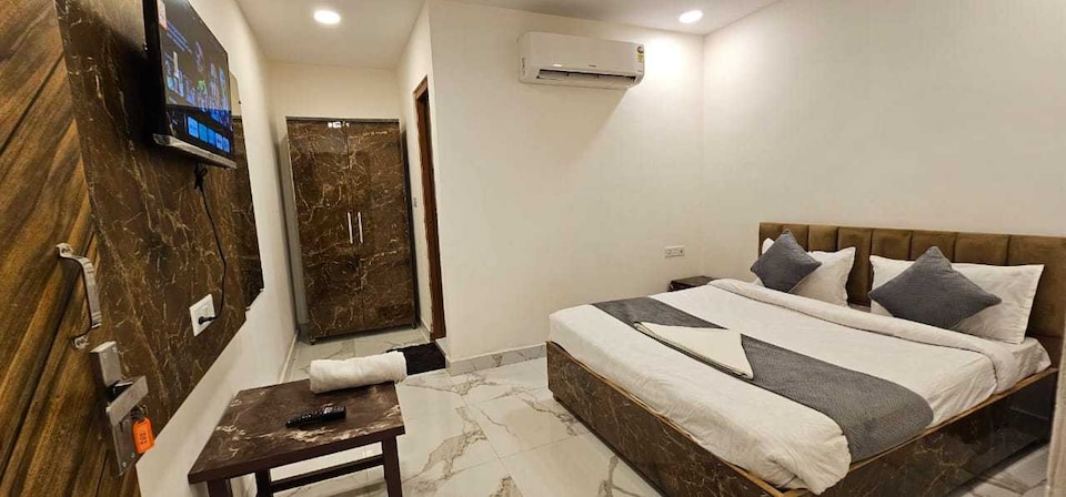 Hotel O Dream Town Tilapta Village, Greater Noida, Noida