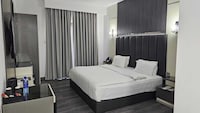  Royal Tulip Dancenter Suites Sharjah