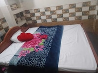 SPOT ON Radhey Radhey Guest House