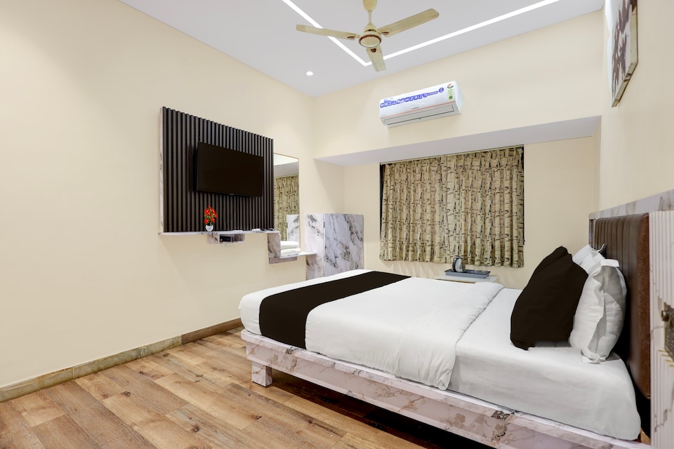 Super Collection O Shri Sai Baba Temple Formerly Hotel Maitreya, Shirdi, Shirdi