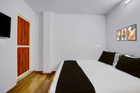 SPOT ON Stay In Banarasiya