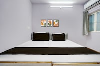 SPOT ON Stay In Banarasiya