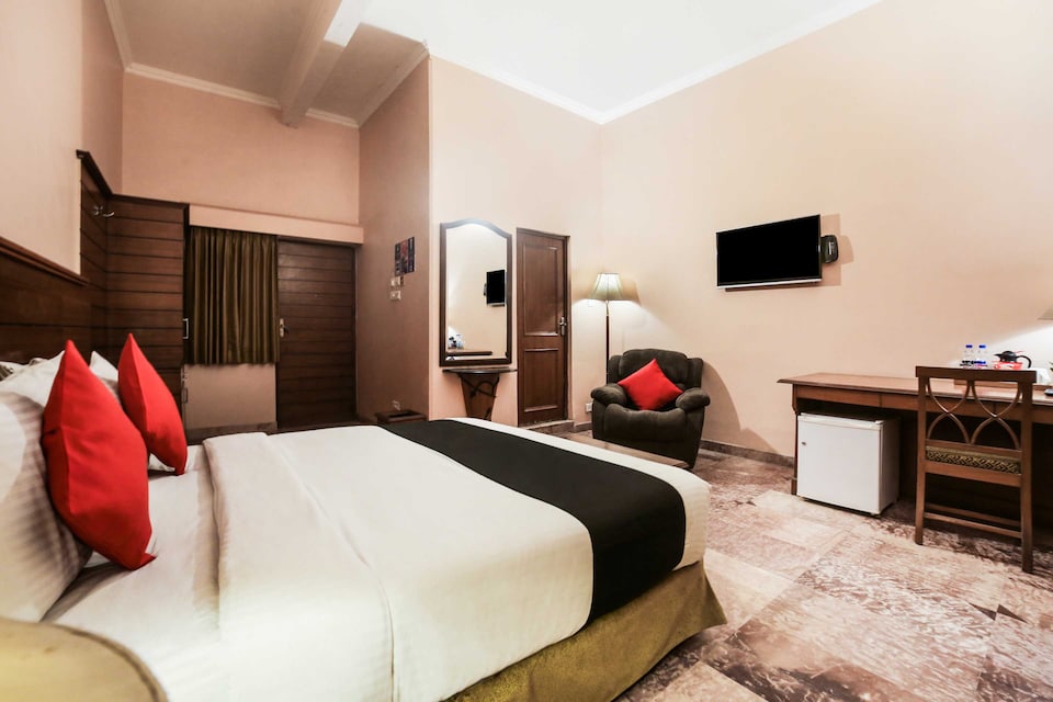 Townhouse Oak - Dayal - Lodge - A Boutique Hotel, Corporate Complex, Agra