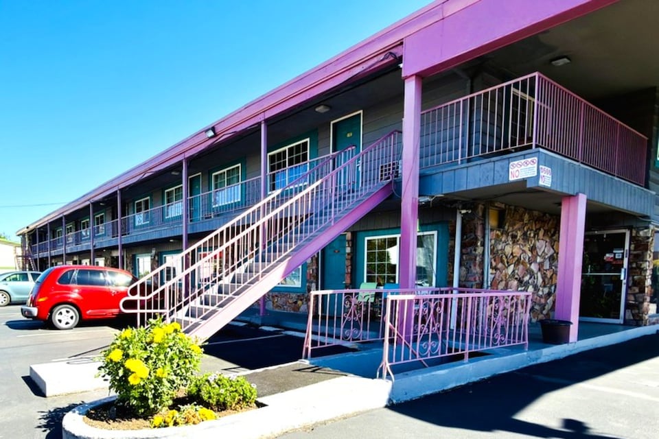 Beaverton Budget Inn by Capital O Portland, Beaverton OR, Beaverton OR