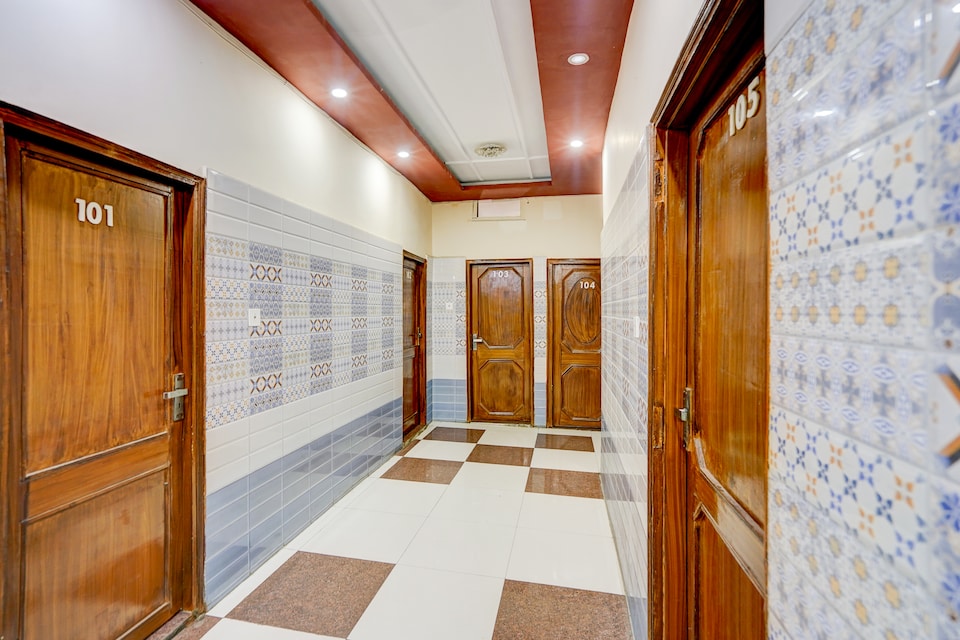 Hotel O INDRA KAMAL RESIDENCY INN UP Roadways Bus Stand, Aligarh, Aligarh