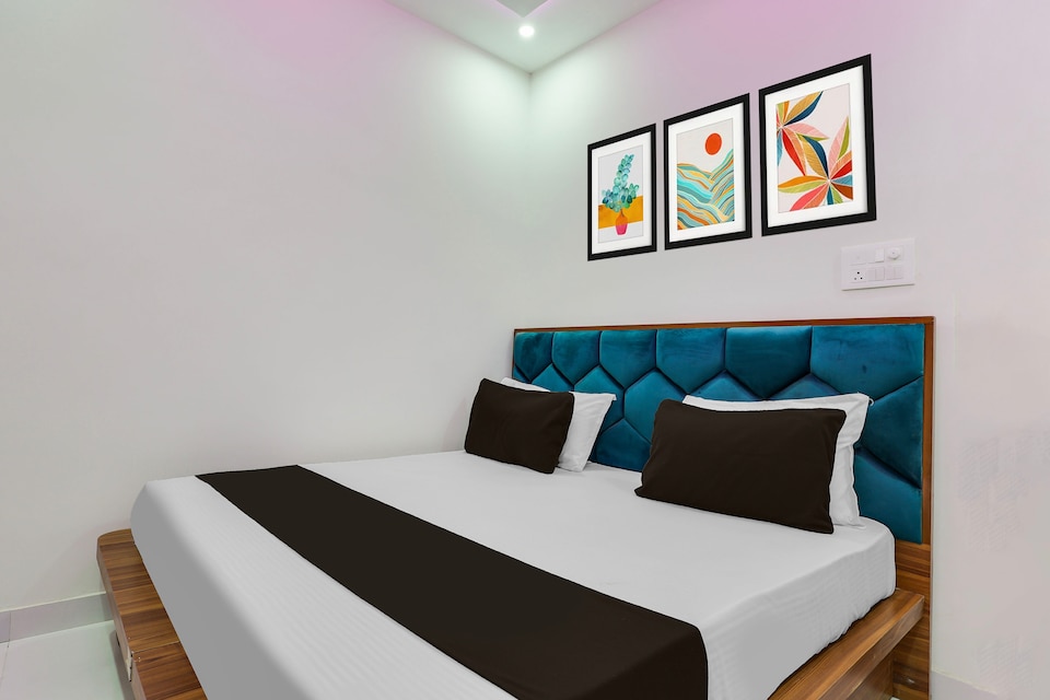 Hotel O Sky , North Delhi, Delhi