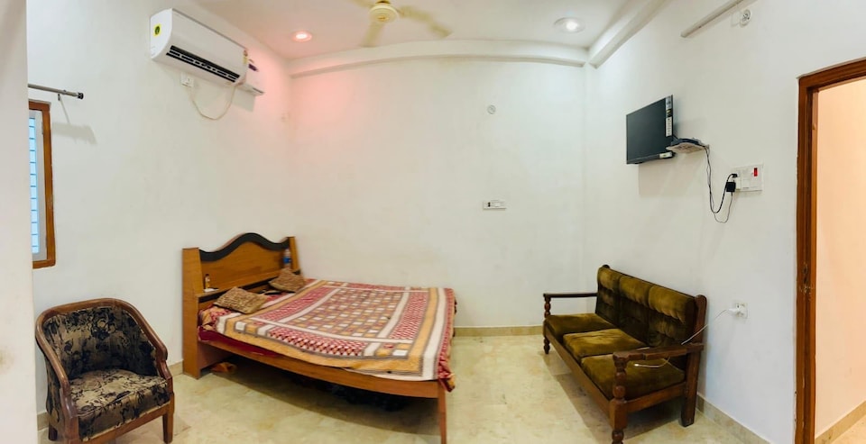 Spot On Ayushman guest house nd banquet hll, Ballia, Ballia
