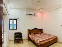 SPOT ON Ayushman guest house nd banquet hll