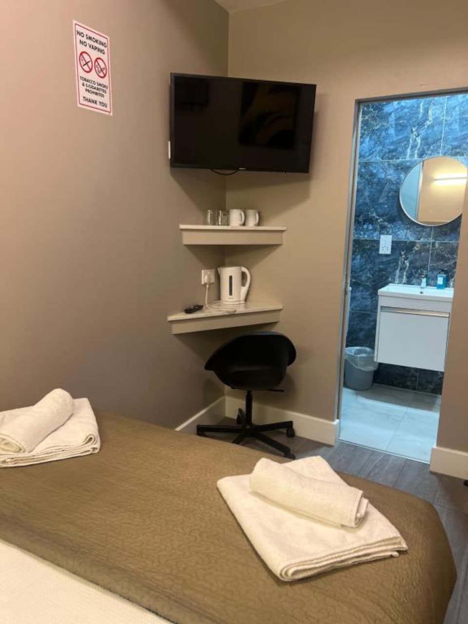 Paragraph Palmers Green - Tottenham Stadium, Enfield (Greater London), London