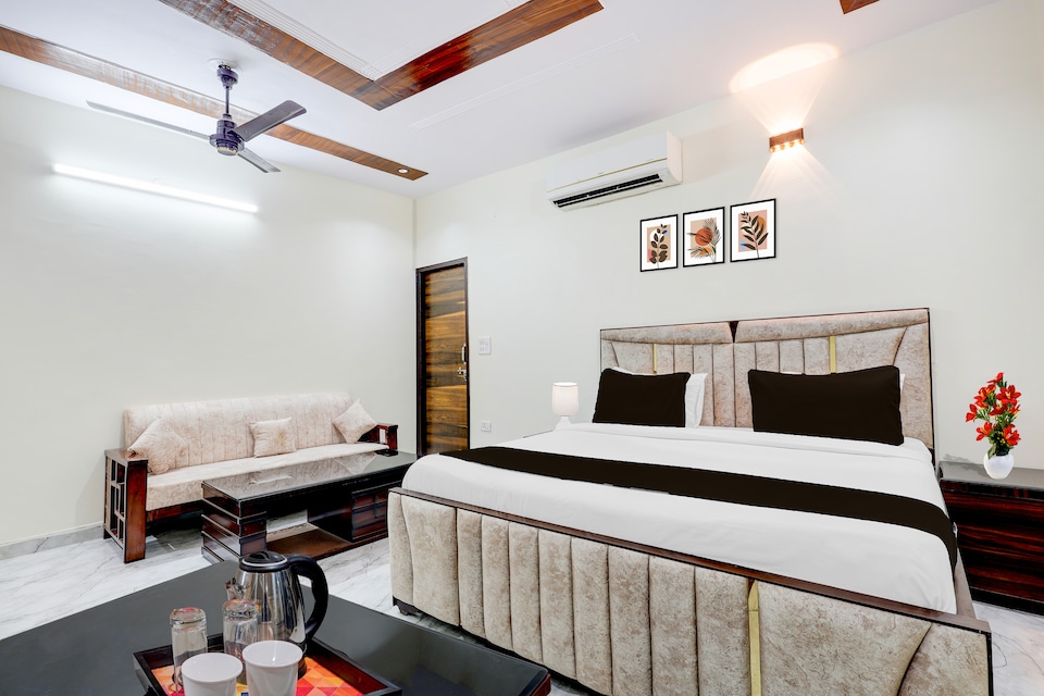 Hotel O Golden Guest house Sant Nagar, North Delhi, Delhi