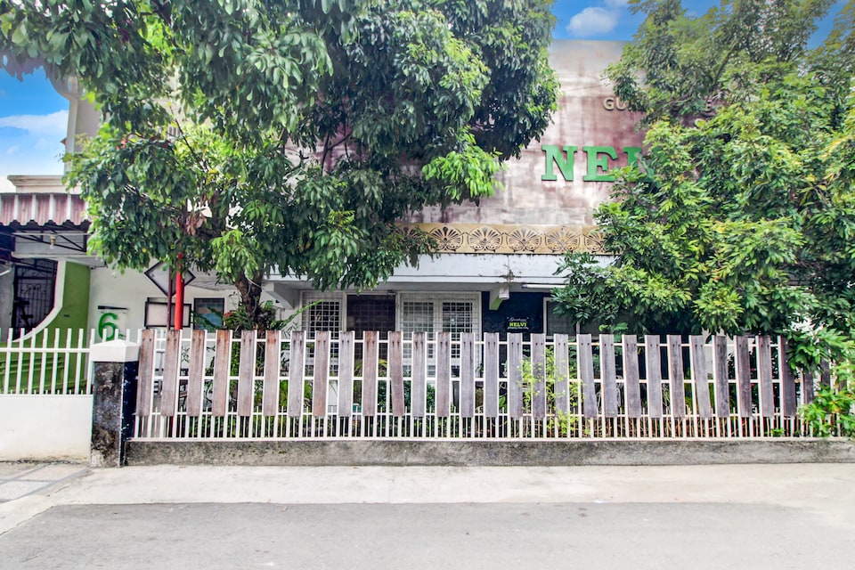 Dancenter Nelvi Guesthouse, Padang, Padang
