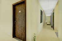 OYO 838281 Aabha Residency