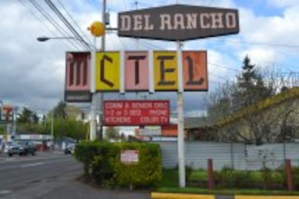 Del Rancho Motel By Townhouse Portland OR Hwy 205, C97015, Portland OR