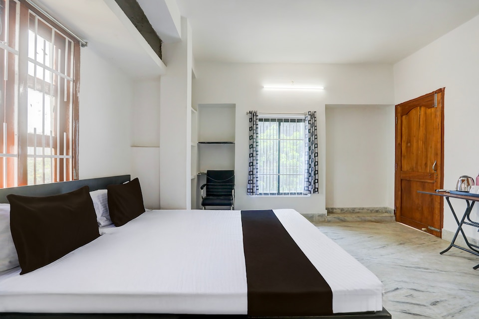 Hotel O RISHI REGENCY Anandabana Park, Khandagiri Bhubaneswar, Bhubaneswar