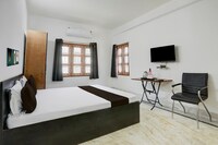 Hotel O RISHI REGENCY Anandabana Park