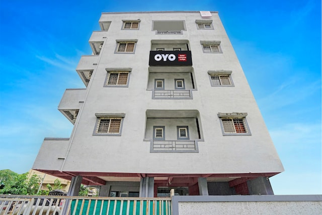 Hotel O Ashiyana lodge Wakad Bridge Bus Stop