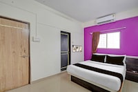 Hotel O Ashiyana lodge Wakad Bridge Bus Stop