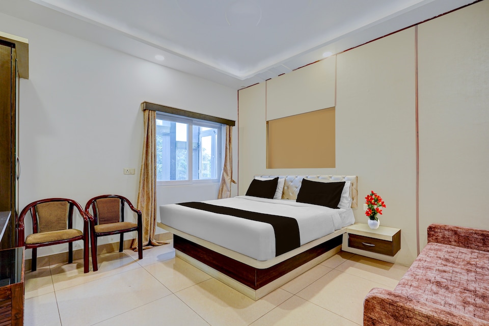 Townhouse Oak Phase 13 Varanasi Formerly RR Palace, Cantt, Varanasi