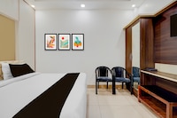 Super Townhouse Oak Phase 13 Varanasi Formerly RR Palace