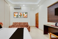 Super Townhouse Oak Phase 13 Varanasi Formerly RR Palace