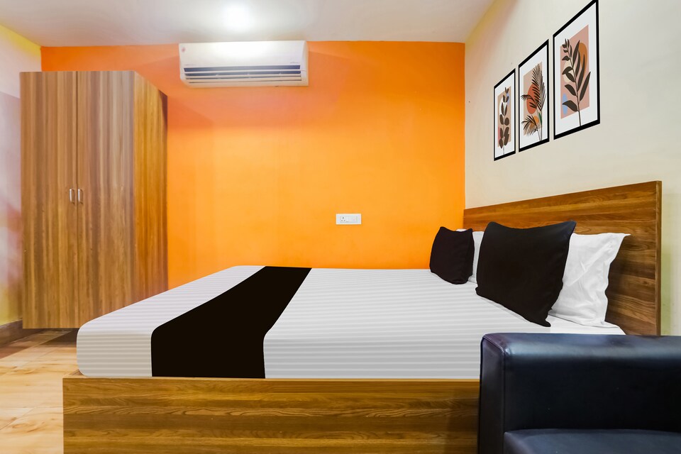 HOTEL O OMM SAI RAM Lingaraj Tmp Rd Railway Station, Railway Station Bhubneshwar, Bhubaneswar