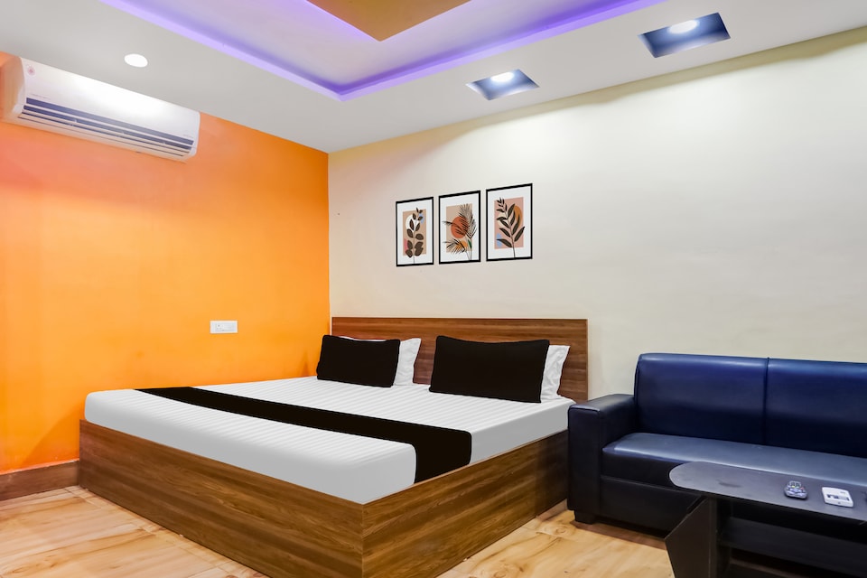 HOTEL O OMM SAI RAM Lingaraj Tmp Rd Railway Station, Railway Station Bhubneshwar, Bhubaneswar