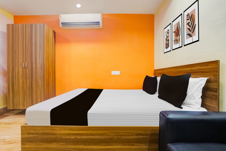 HOTEL O OMM SAI RAM Lingaraj Tmp Rd Railway Station, Railway Station Bhubneshwar, Bhubaneswar