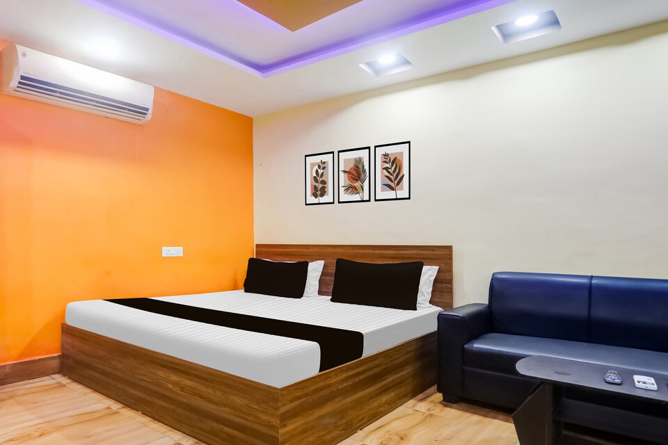 HOTEL O OMM SAI RAM Lingaraj Tmp Rd Railway Station, Railway Station Bhubneshwar, Bhubaneswar