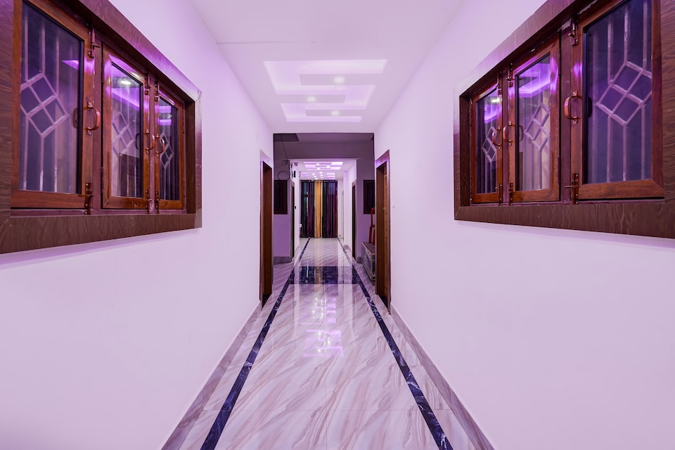 Hotel O JS Palace, Golghar, Gorakhpur