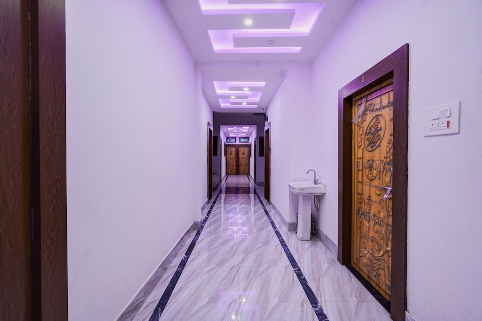 Hotel O JS Palace, Golghar, Gorakhpur