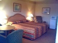 Hotel O Relax Inn Lewisburg near I-64