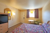 Hotel O Relax Inn Lewisburg near I-64