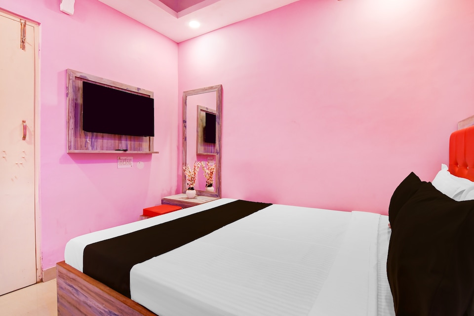Hotel O Pinki Guest House Mukundapur Bus Stand, Ruby Hospital Kolkata, Kolkata